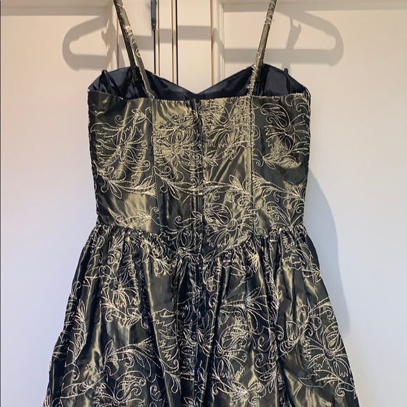 Evening gown - Picture 4 of 6